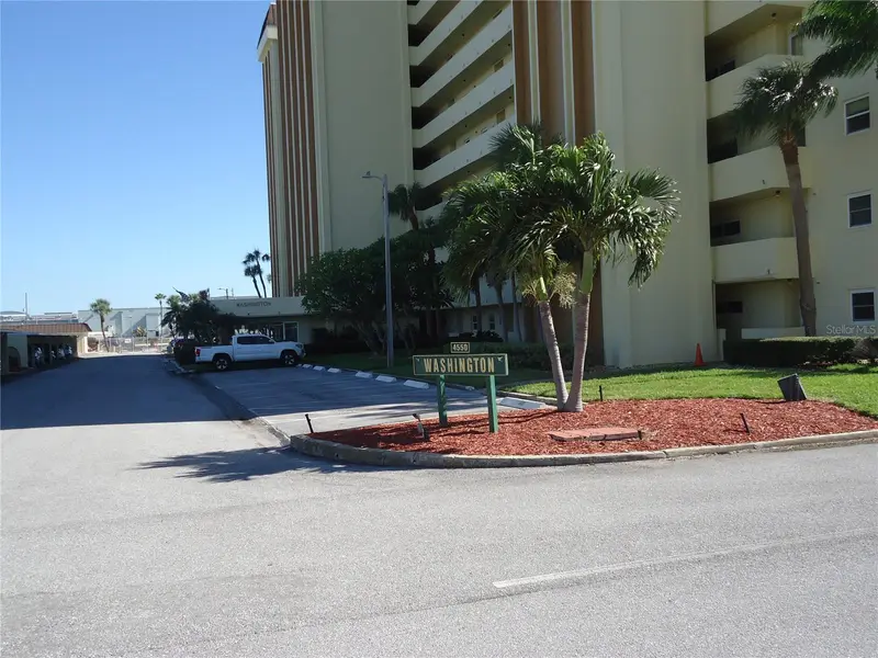 4550 Cove Cir #605, FL