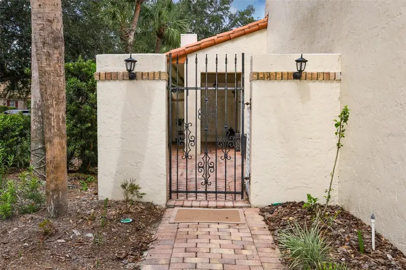 170 Balfour Dr #1, FL