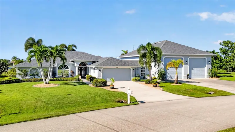 25186 Estrada Cir, FL