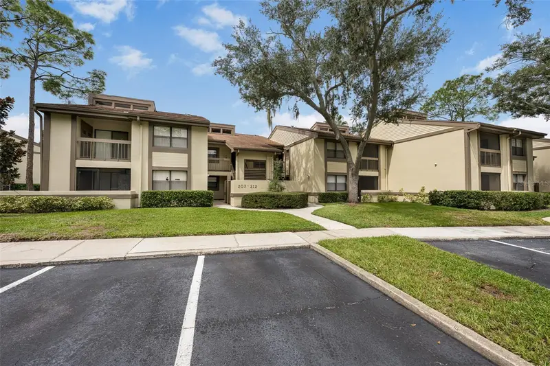 210 Woodlake Wynde, FL