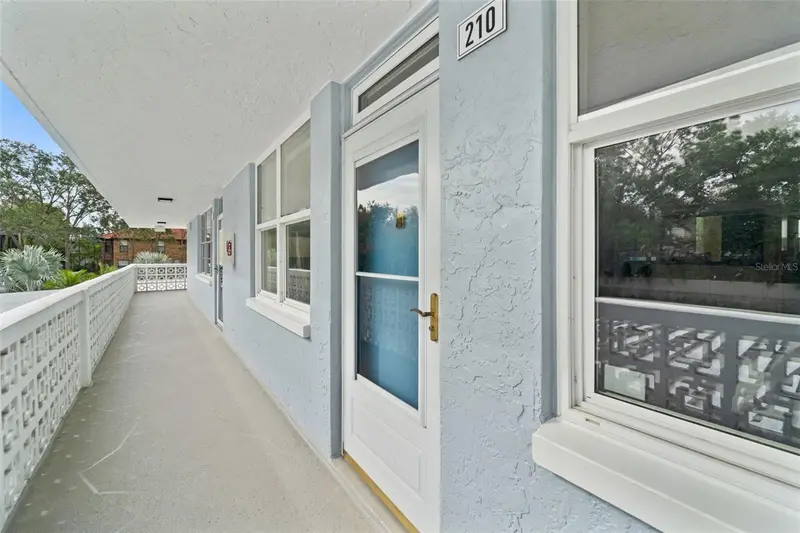 4720 Locust St Ne #210, FL