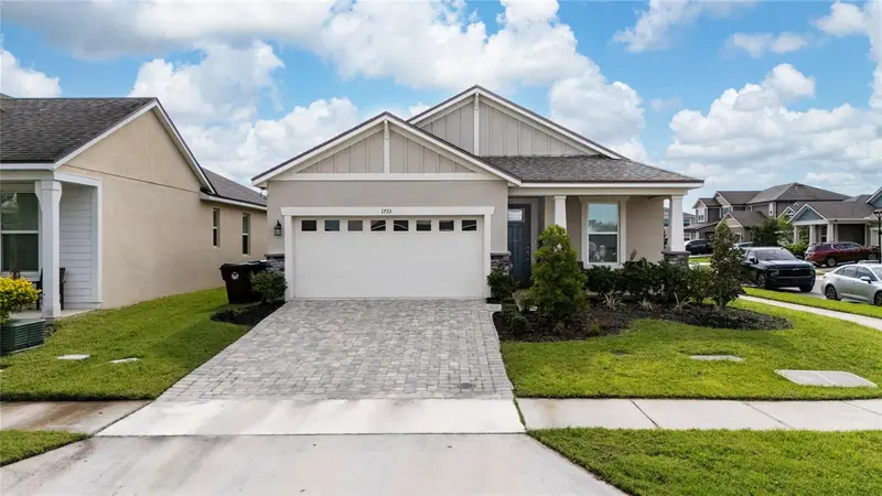 1733 Felicity Ln, FL