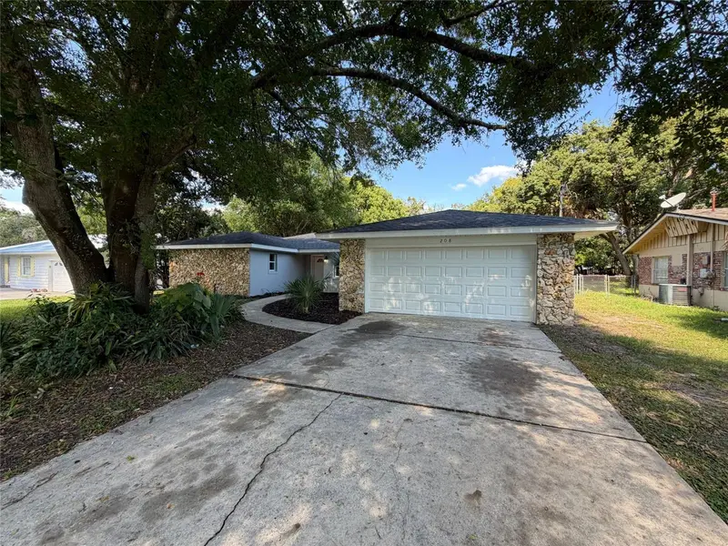 208 Robin Rd, FL