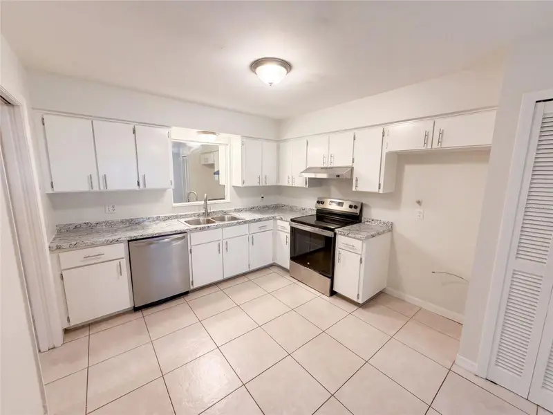 208 Robin Rd, FL