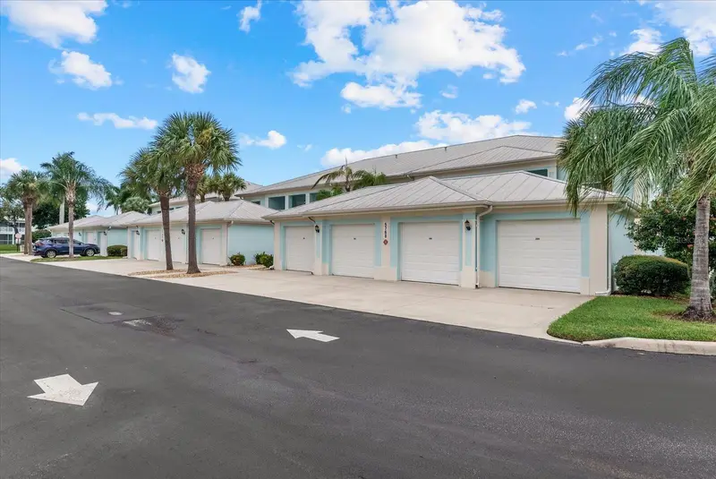 5768 Sabal Trace Dr #203, FL