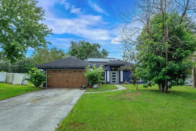 3905 Whispering Pine Ct, FL
