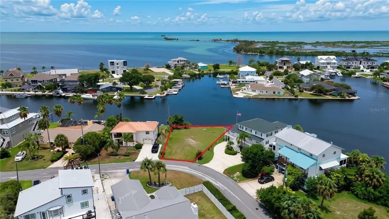 3245 Gulf Coast Dr, FL