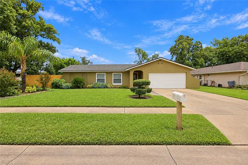 313 Robin Hill Dr, FL