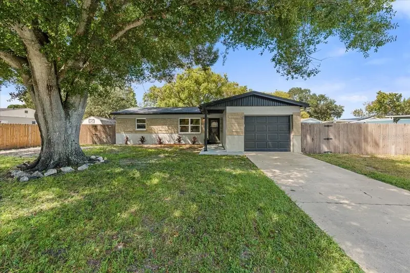 14756 Mockingbird Ln E, FL