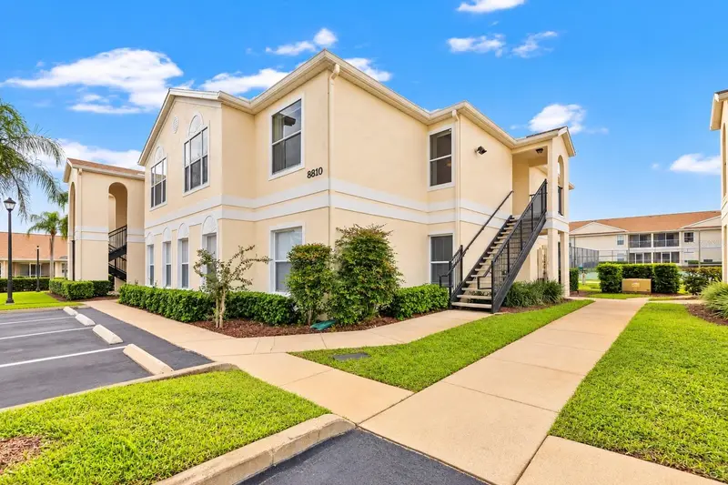 8810 Grand Palms Cir #B, FL