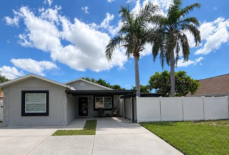 1951 Taylor Lake Cir, FL
