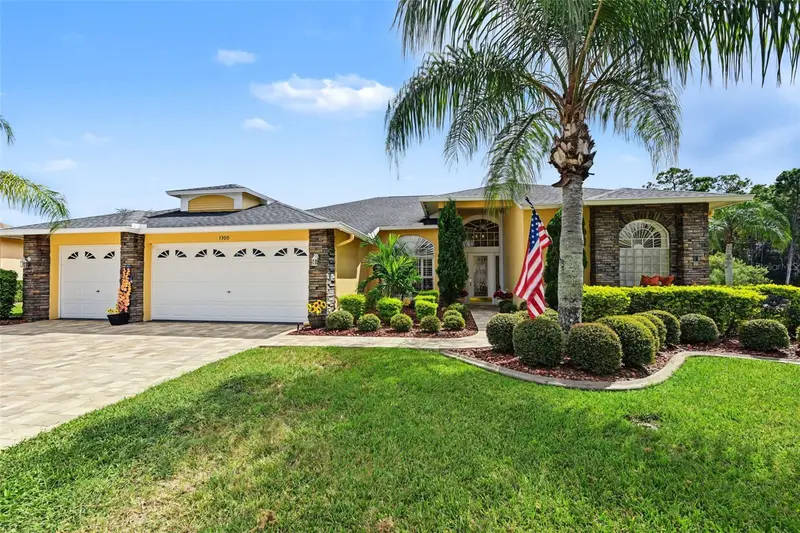 1300 Trimaran Pl, FL