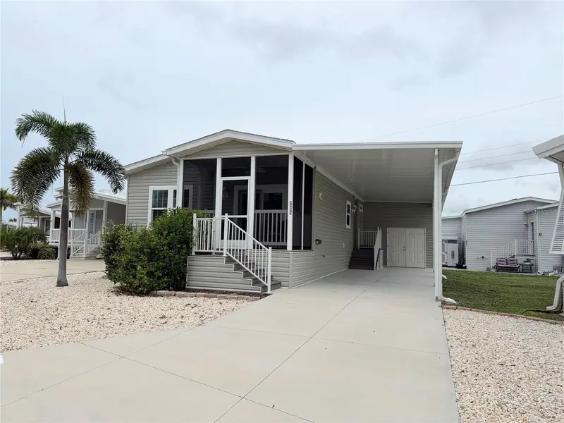 612 Carefree, FL