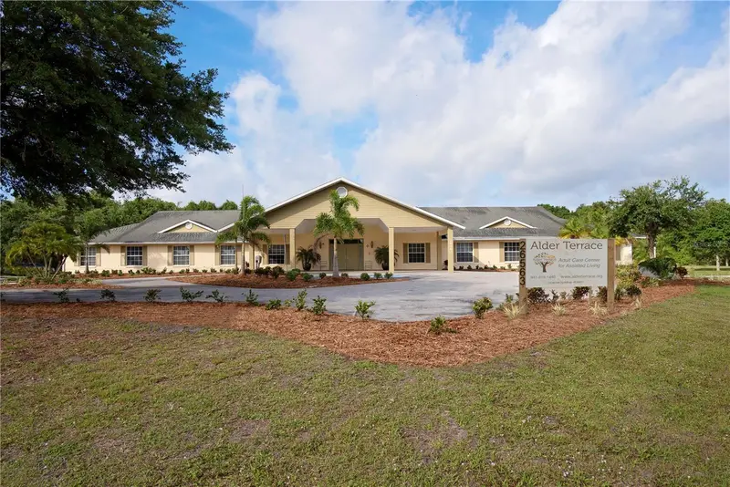26563 Sandhill Blvd, FL
