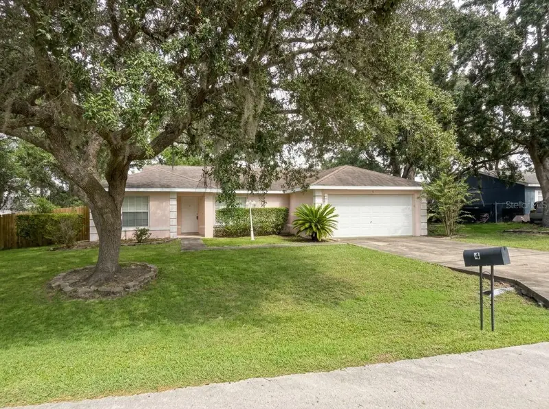 4 Pine Radial Trl, FL