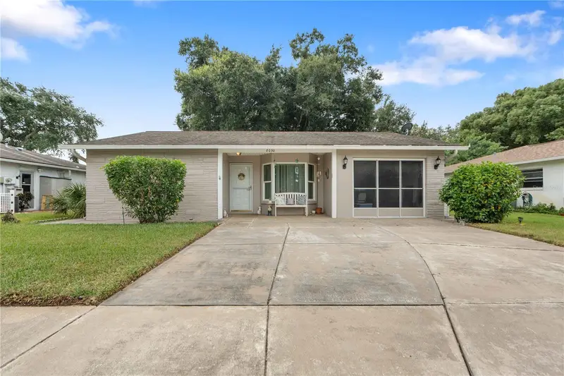 8030 Gleneagle Dr, FL