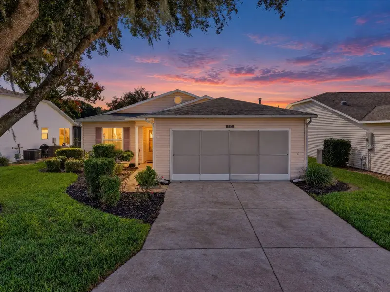752 Old Oaks Ln, FL
