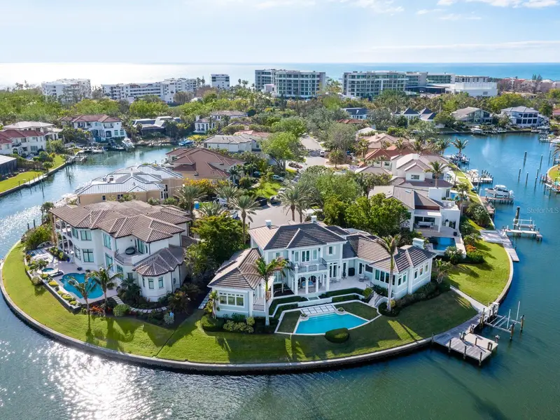 560 Harbor Point Rd, FL