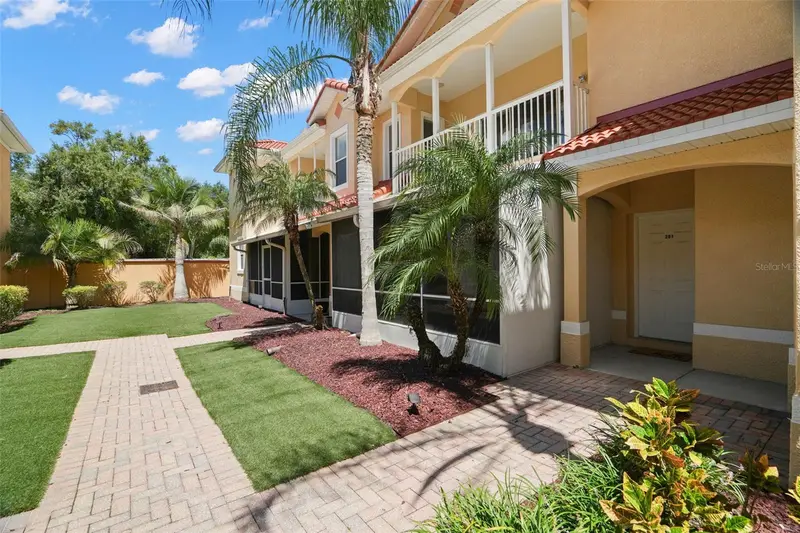 21019 Sunpoint Way ##201, FL