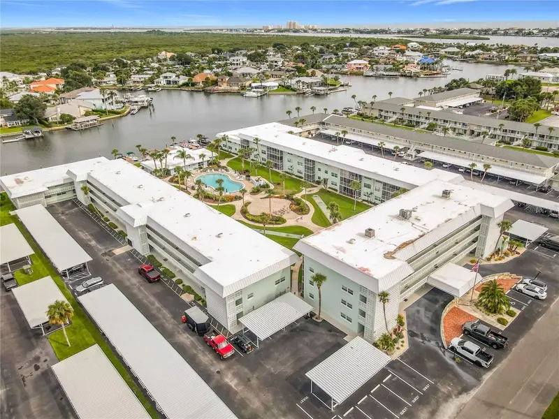 325 N Causeway #203, FL