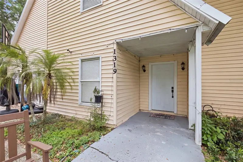 1319 Quintuplet Dr, FL