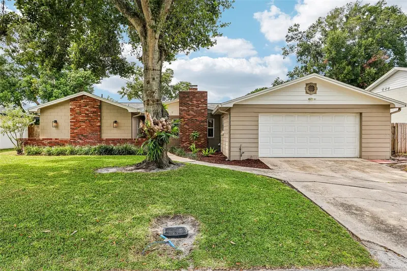 1519 Glastonberry Rd, FL