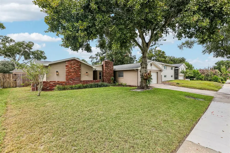1519 Glastonberry Rd, FL