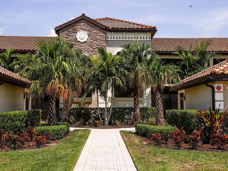 5558 Palmer Cir #101, FL