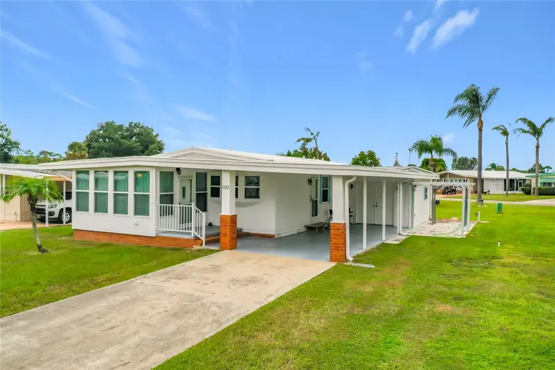 1022 Capella Dr, FL