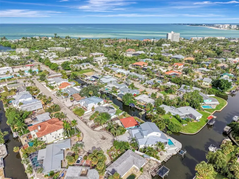 387 Avenida Milano, FL