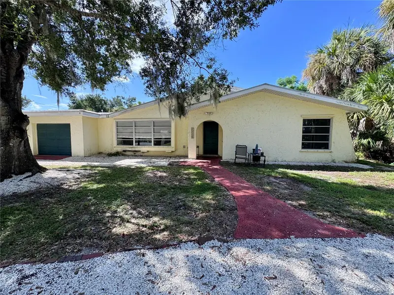 22215 Oneida Ave, FL