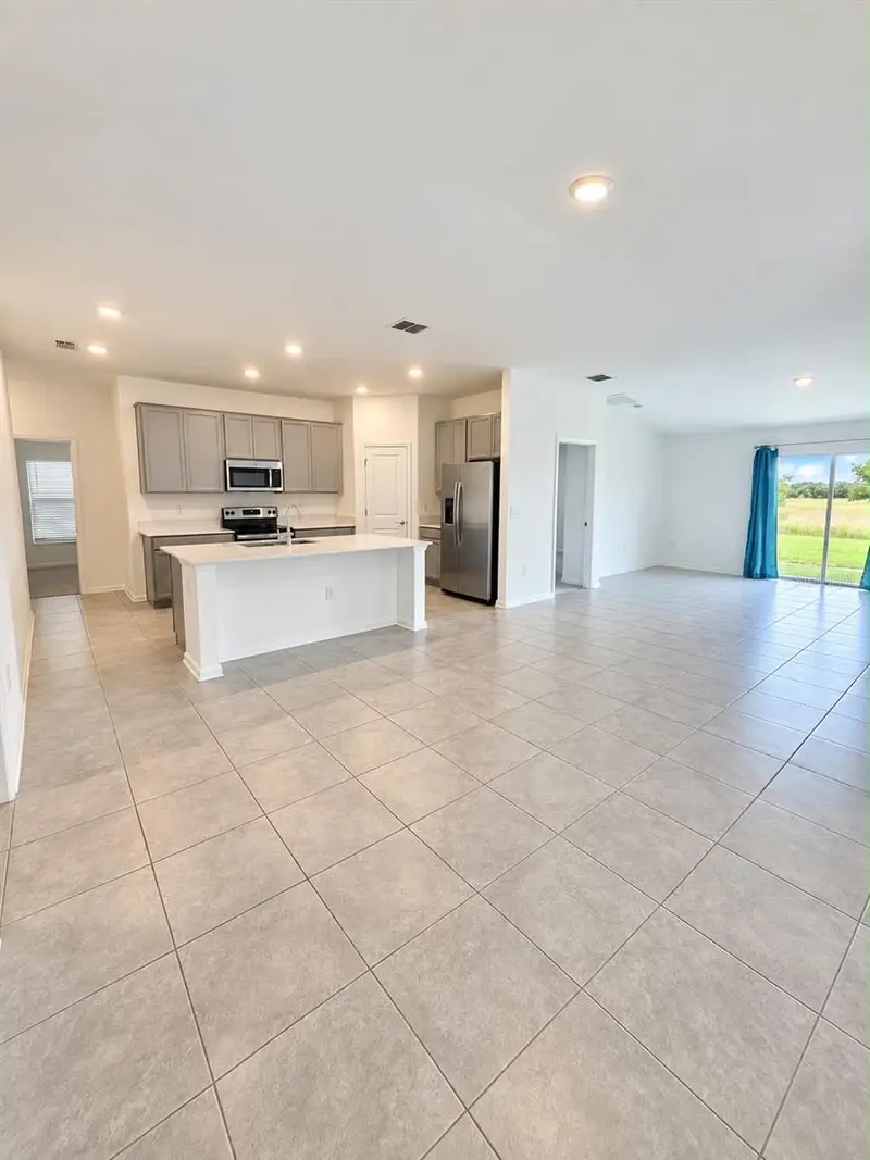 285 Pineywoods St, FL