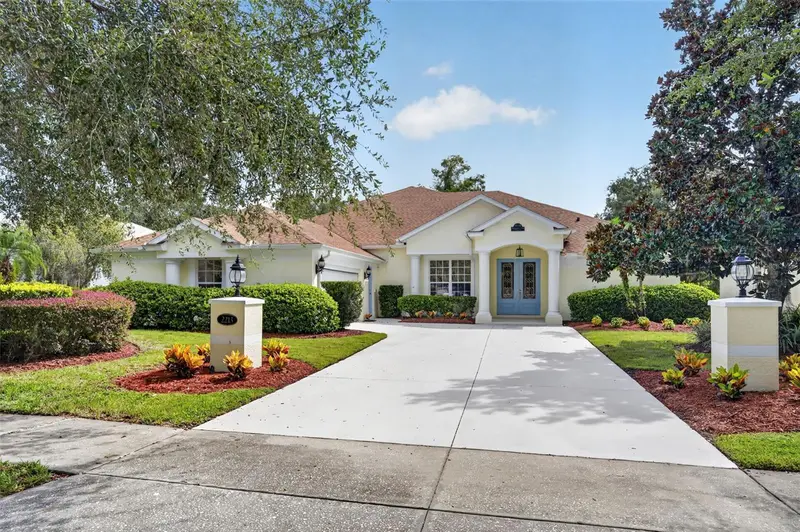 2213 Wandering Oak Ter, FL