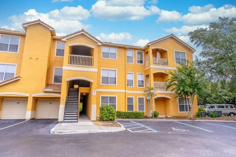 8842 Villa View Cir #106, FL