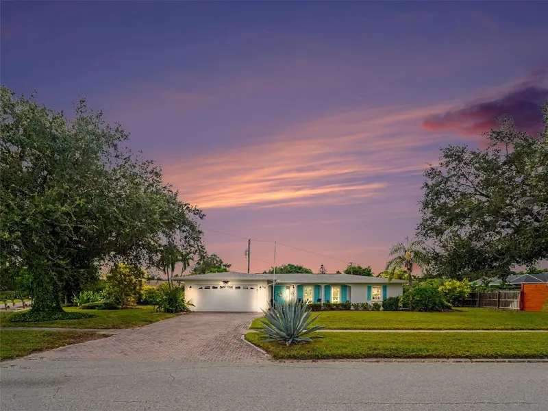 1110 De Narvez Ave, FL