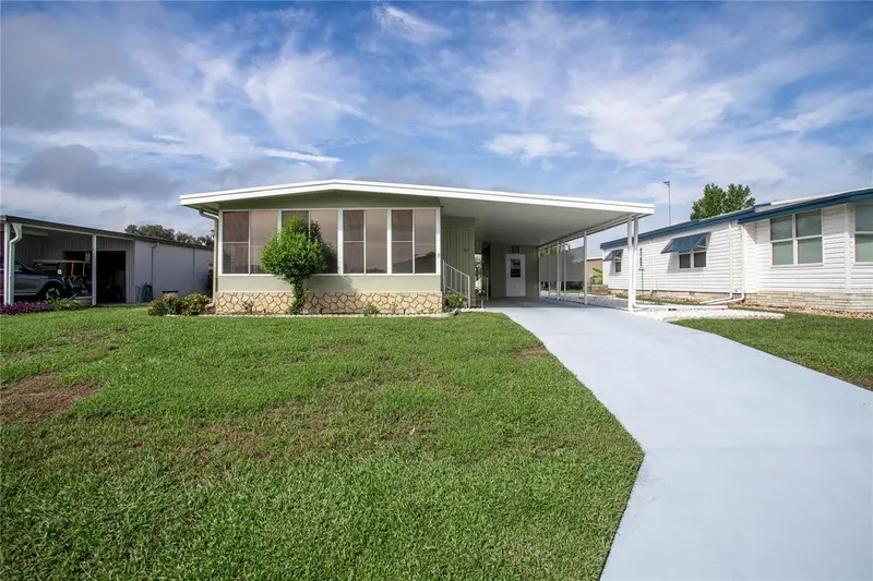 717 Surrey Pl, FL