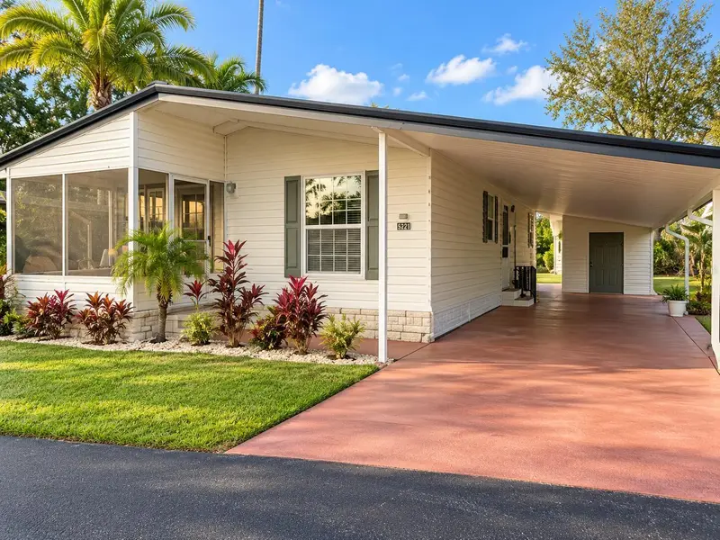 5221 Poinciana Cir, FL
