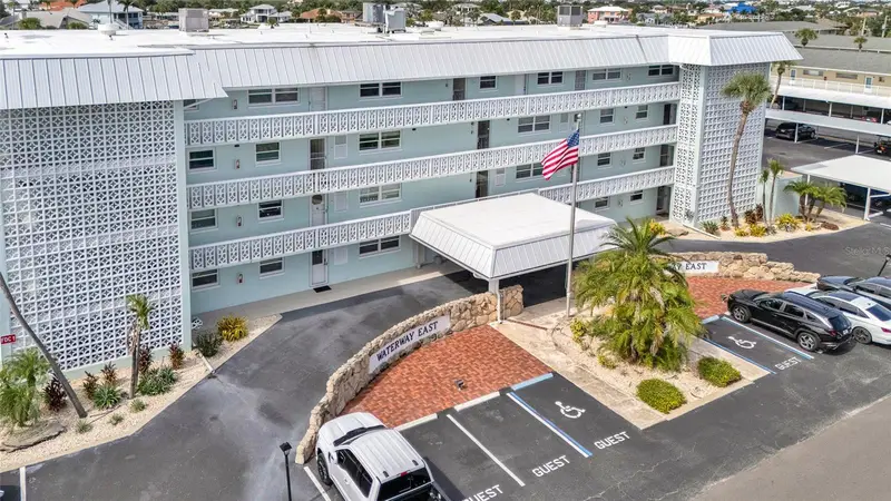 325 N Causeway #C302, FL