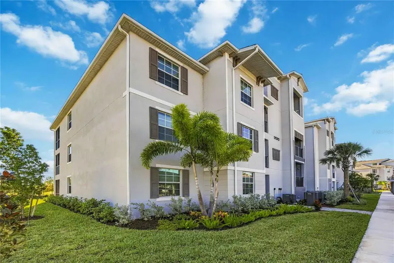 17570 Opal Sand Dr #402, FL
