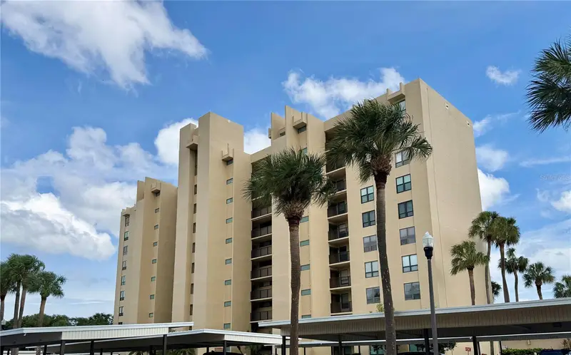 2620 Cove Cay Dr #307, FL