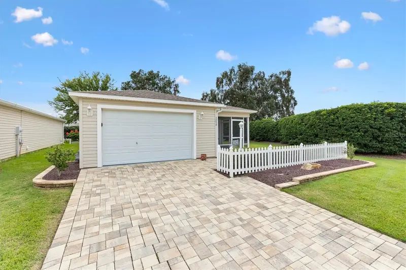 1234 Eagle Ridge Dr, FL