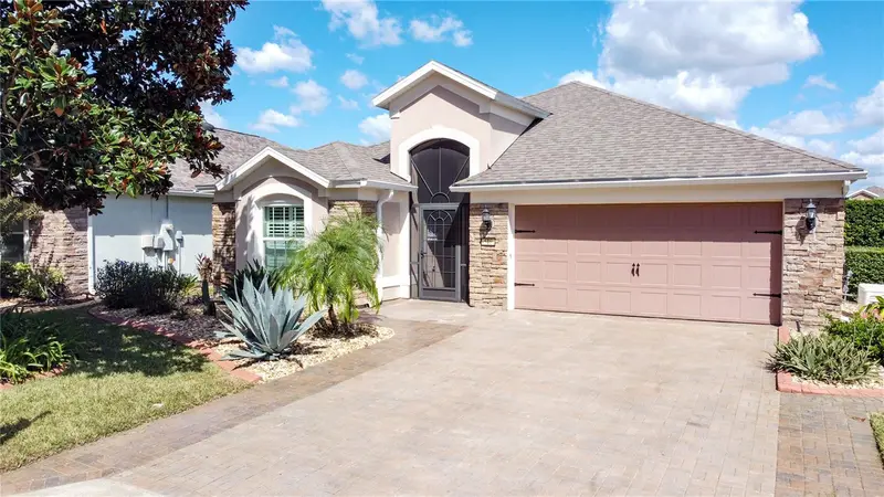 516 Playa Dr, FL