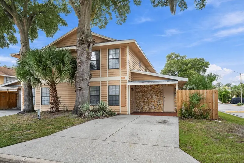 510 Yellowwood Ct, FL