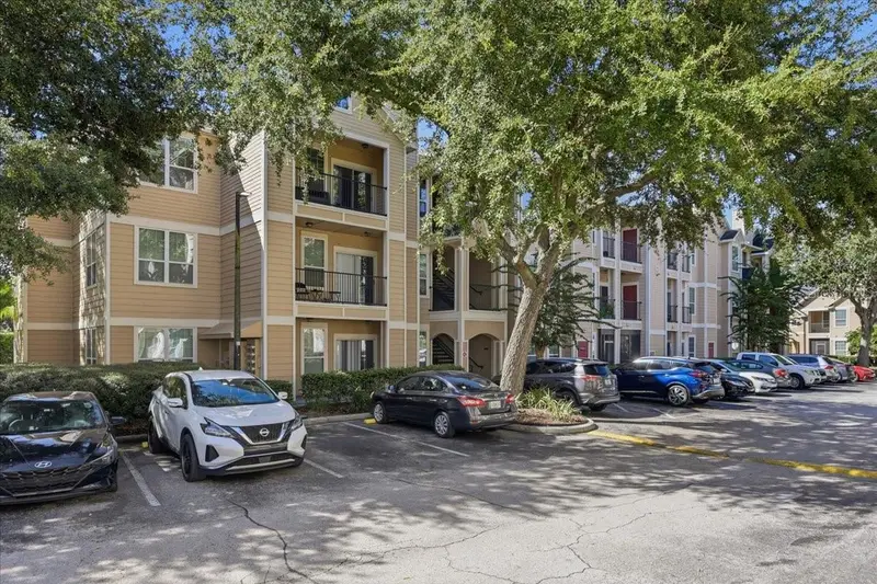 1985 Erving Cir #301, FL