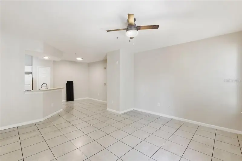 1985 Erving Cir #301, FL