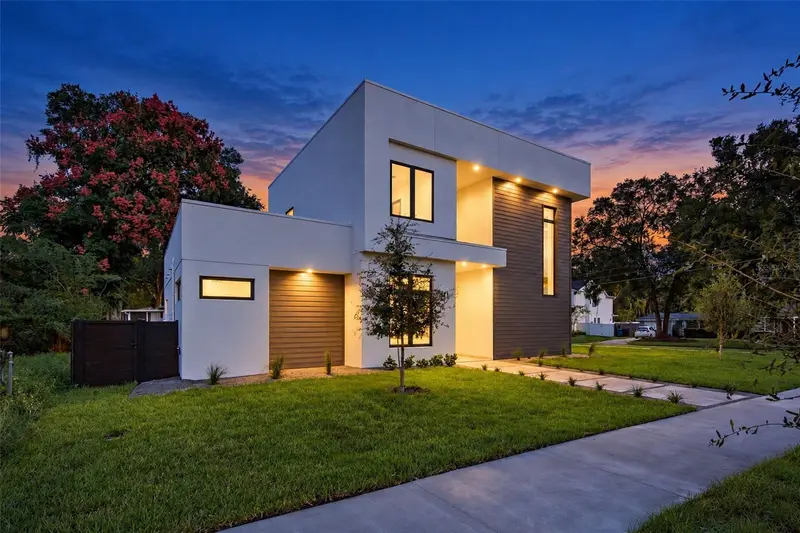 541 Buckminster Cir, FL