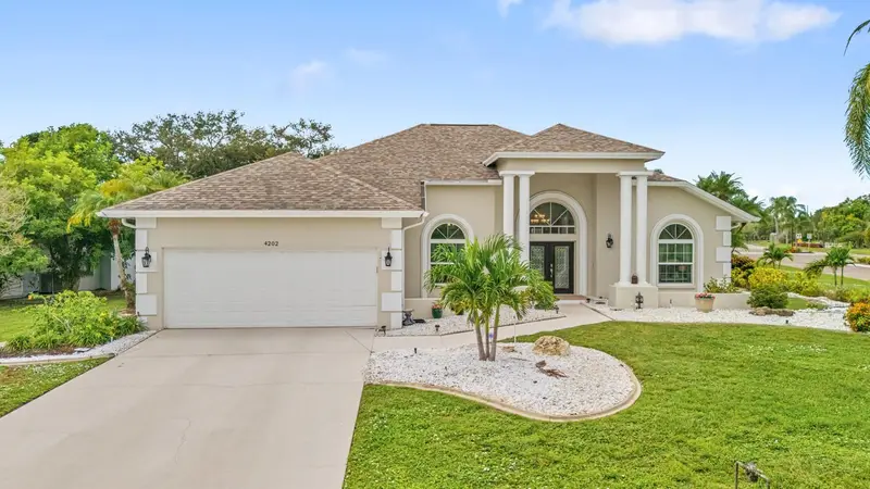 4202 Augusta Ter E, FL