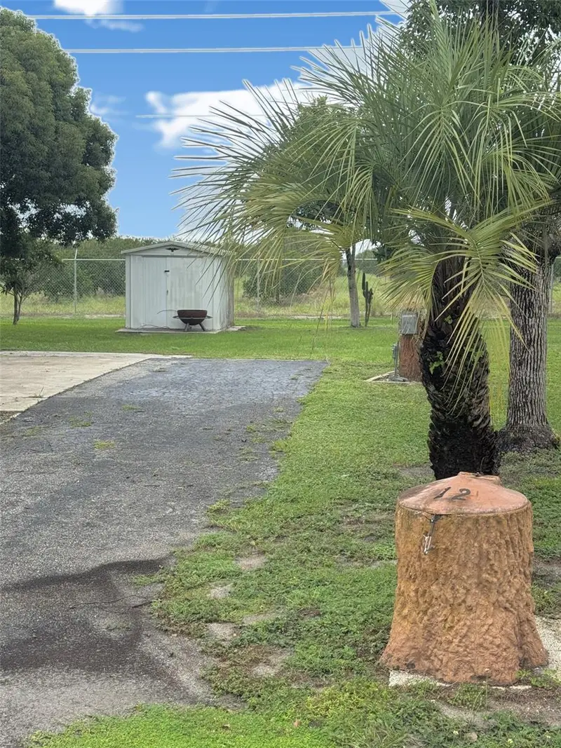 12 Saddlebag Trl N, FL