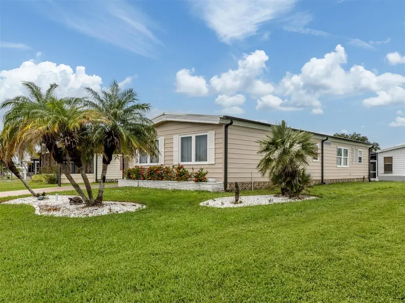 Harbor Isles pending