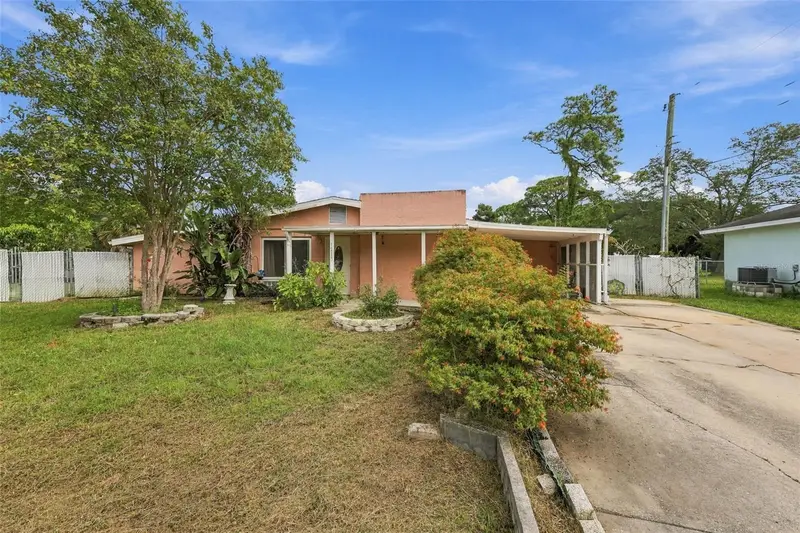 1215 56th Avenue Dr E, FL